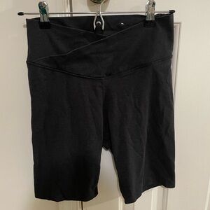 Black Old Navy Go-Dry Bike Shorts - Size Medium